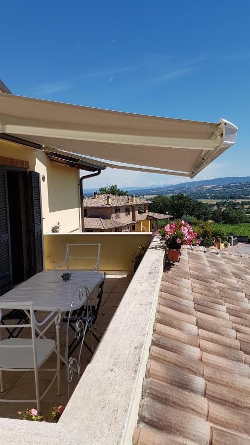La Casa Di Marco E Lorella Fratta Todina Luaran gambar